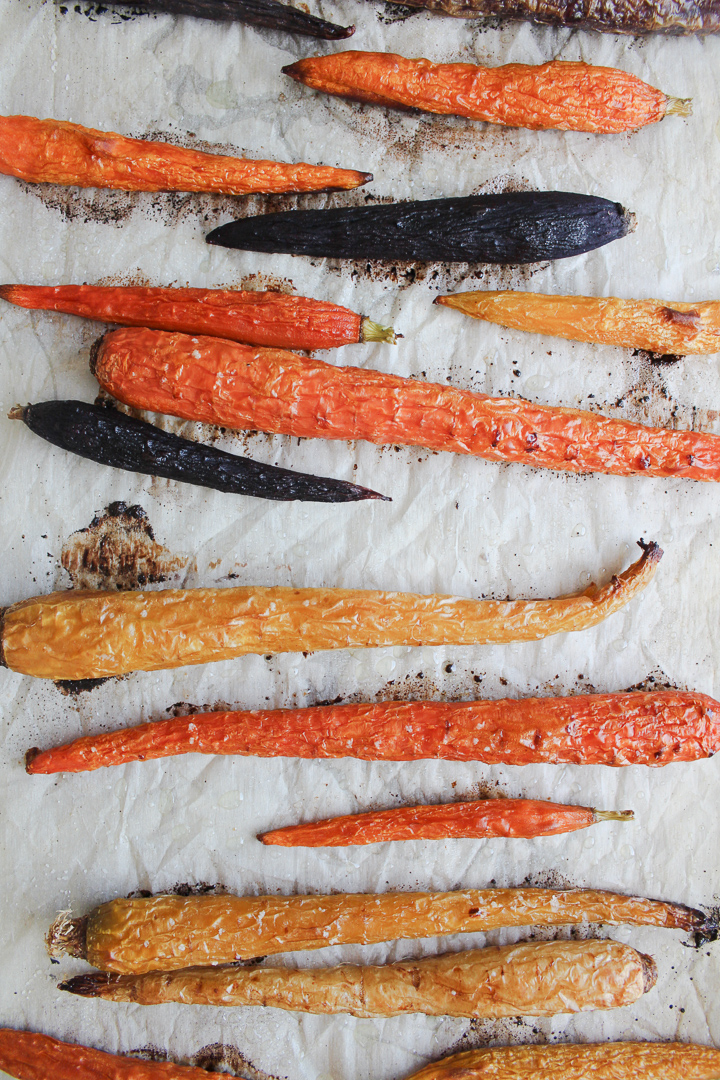 Roasted Carrots with Vegan Harissa Aioli 