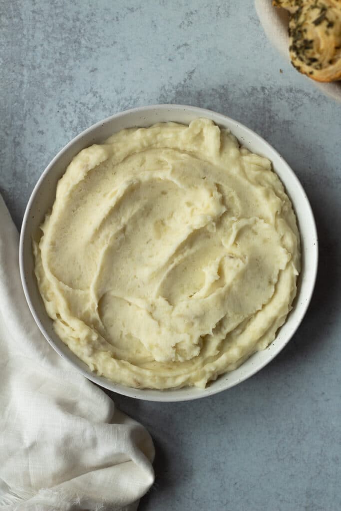 bowl of creamy mashed potatoes